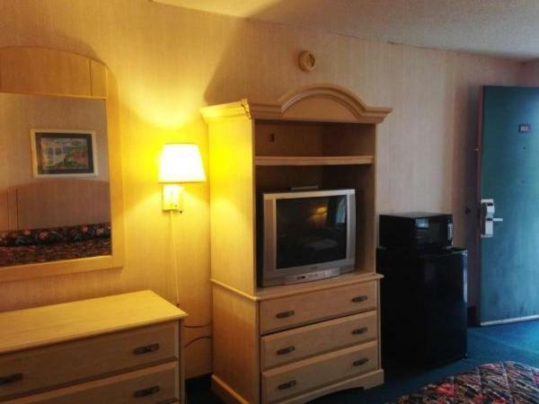 Royal Inn Columbia/Fort Jackson Buitenkant foto