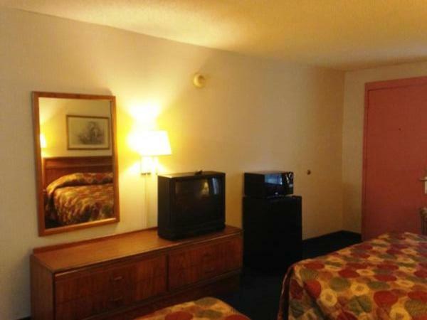 Royal Inn Columbia/Fort Jackson Buitenkant foto